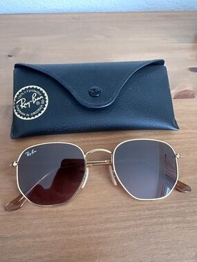 Ray-Ban Gold Frame Brown Lens Sunglasses with Black Case